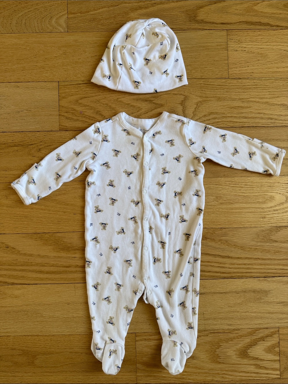Ralph Lauren Cream Baby Footed Pajamas and Hat Set with American Bear Print